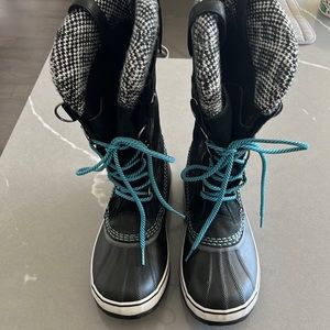 Sorel Women’s Joan of Arctic Boot size 9.